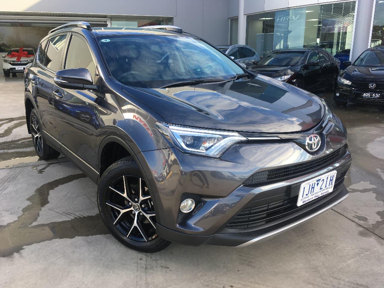 Toyota RAV4 Owners Manual: Bottle holders Toyota RAV4 Owners Manual: Bottle holders
